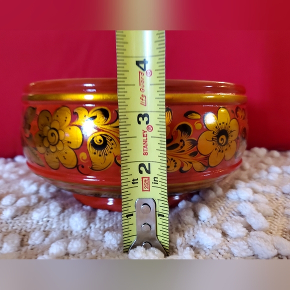 Vntg Russian "Khokhloma" Wooden, Red, Gold and Black, Signed, Hand Painted Bowl - Picture 7 of 10